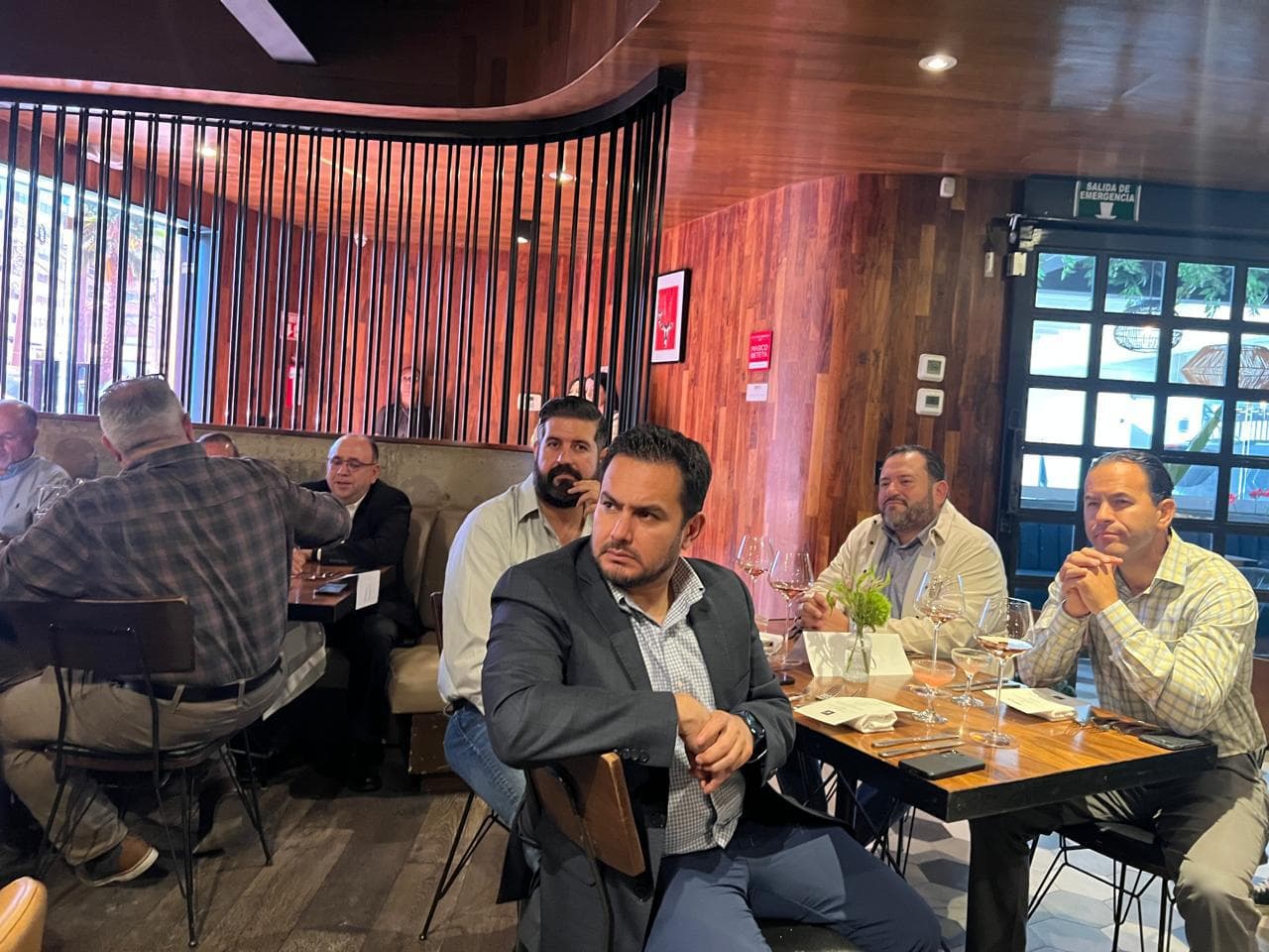 Asistentes al encuentro ciudadano Diálogos con la Sociedad